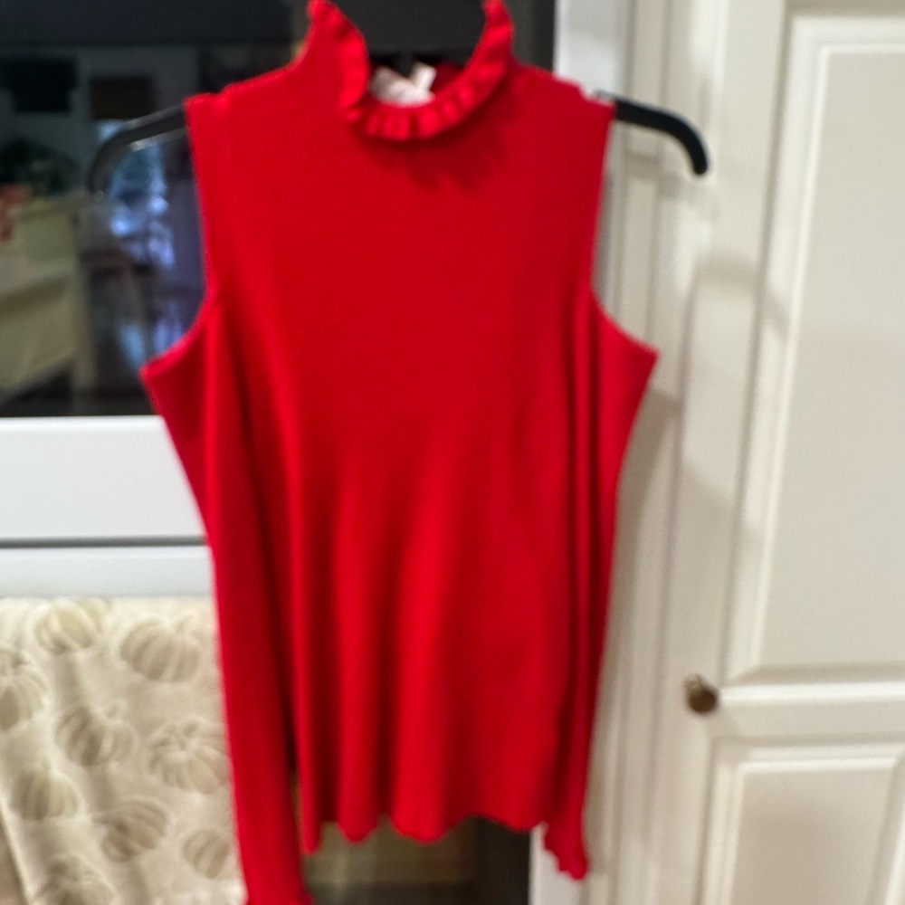 Red Cold Shoulder Turtleneck Top - Picture 2 of 8